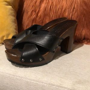 Black platforms by Italian Shormakers